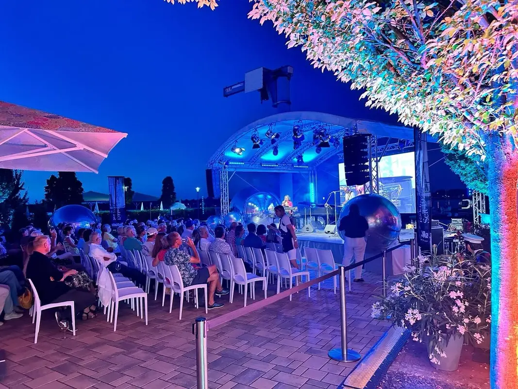 Internationales Event