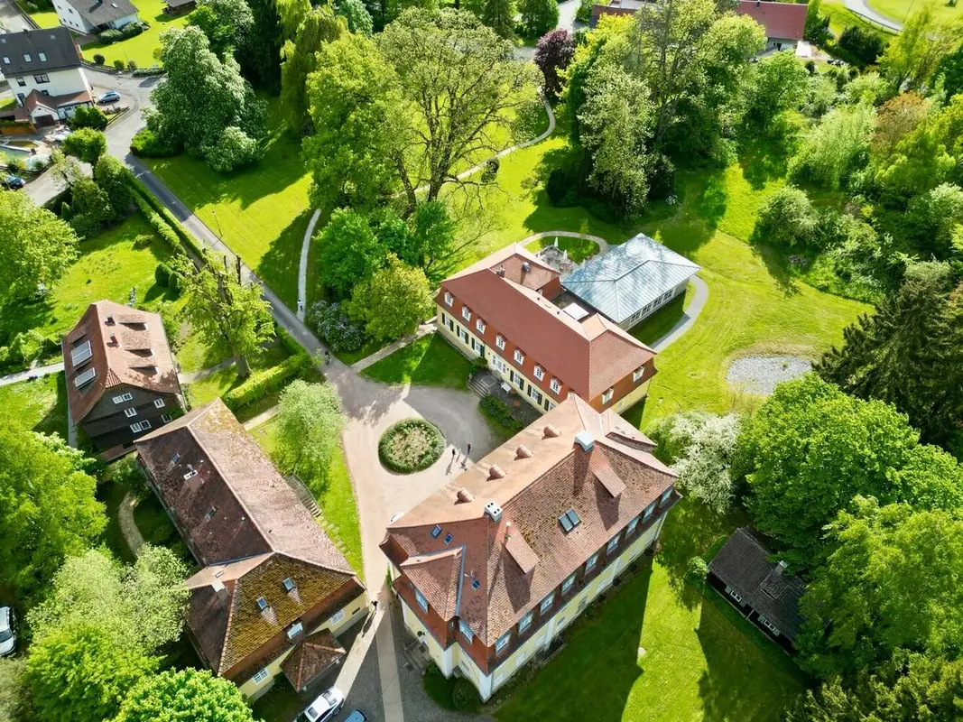 Gut Imshausen aus der Luft – Stiftung Adam von Trott